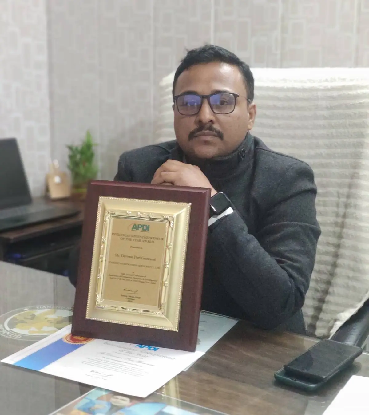 Owner collect awards for Doon Private detective agency in dehradun.